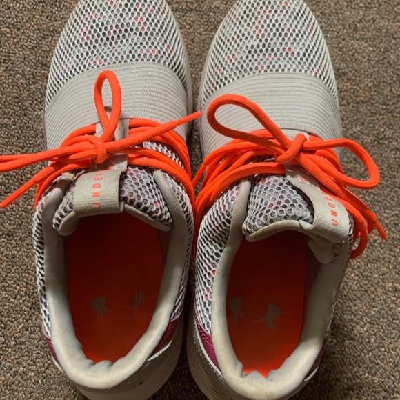Underarmour shoes - Picture 2 of 4